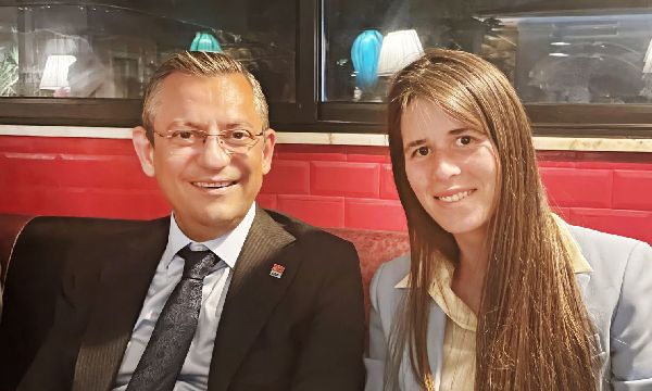 Lal Denizli'ye Genel Başkan övgüsü... 